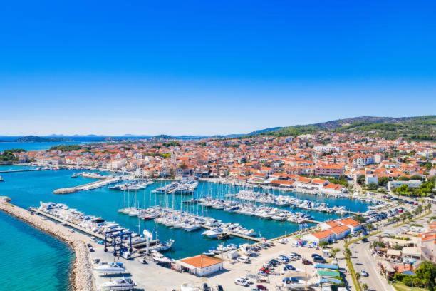 Apartment And Rooms Dalmatiko Vodice Exterior foto