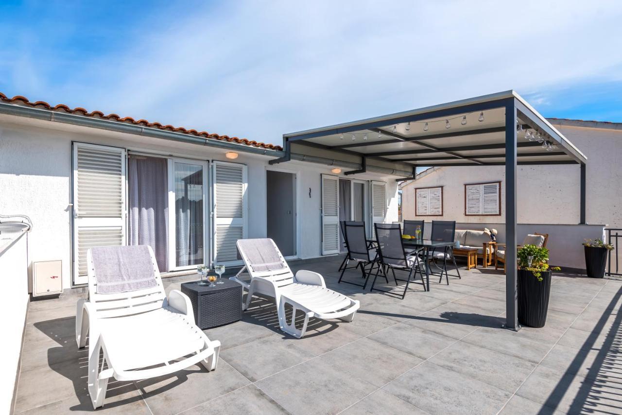 Apartment And Rooms Dalmatiko Vodice Exterior foto