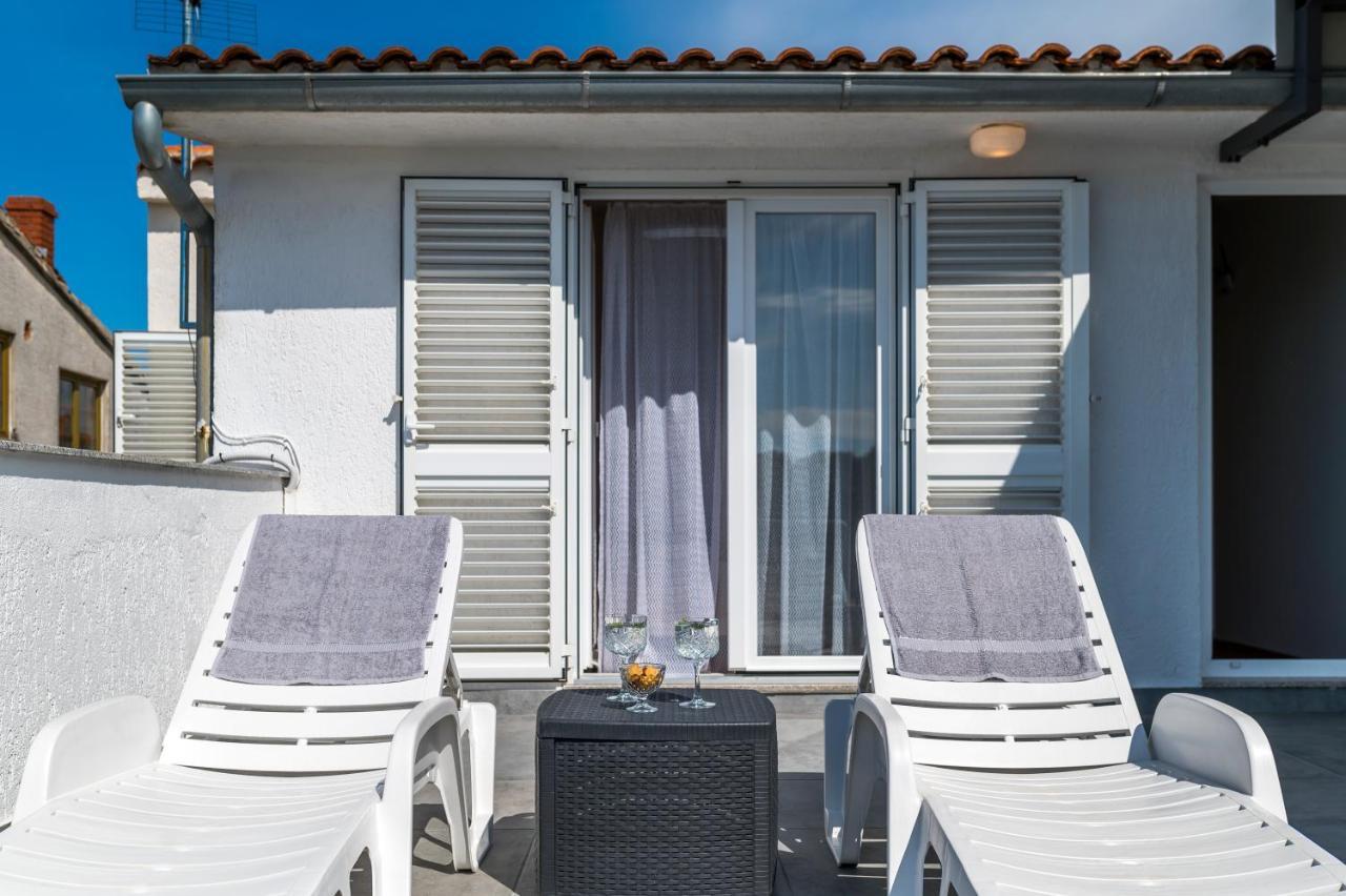 Apartment And Rooms Dalmatiko Vodice Exterior foto