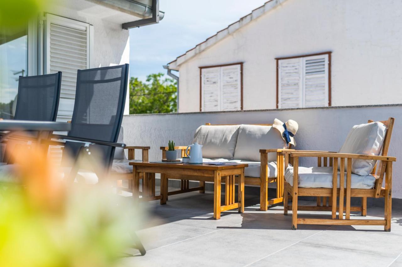 Apartment And Rooms Dalmatiko Vodice Exterior foto