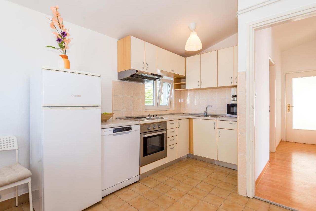 Apartment And Rooms Dalmatiko Vodice Exterior foto