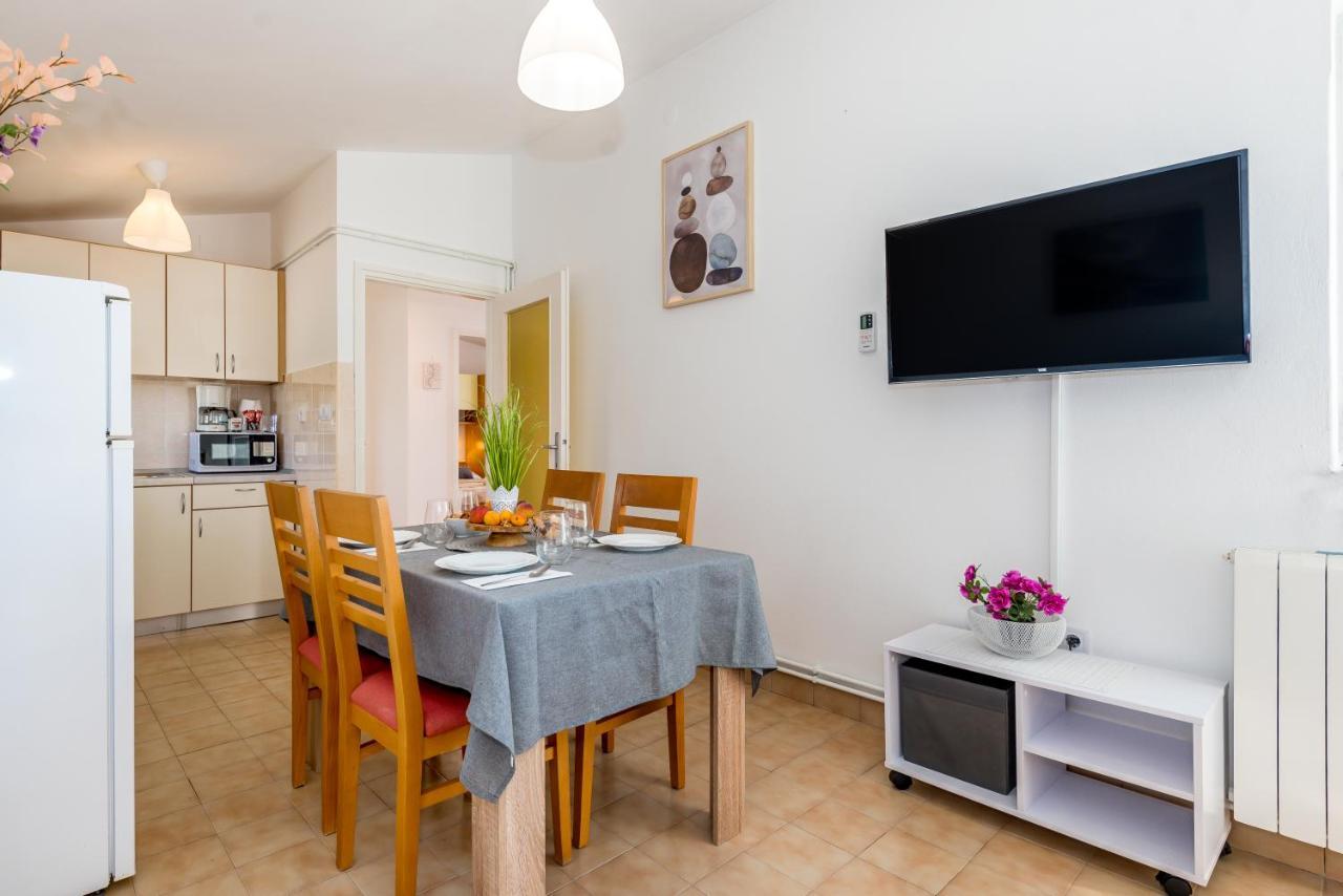Apartment And Rooms Dalmatiko Vodice Exterior foto