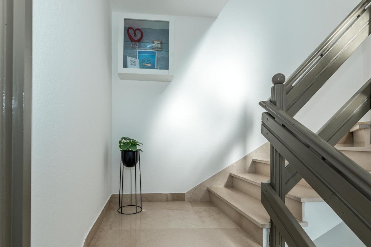 Apartment And Rooms Dalmatiko Vodice Exterior foto
