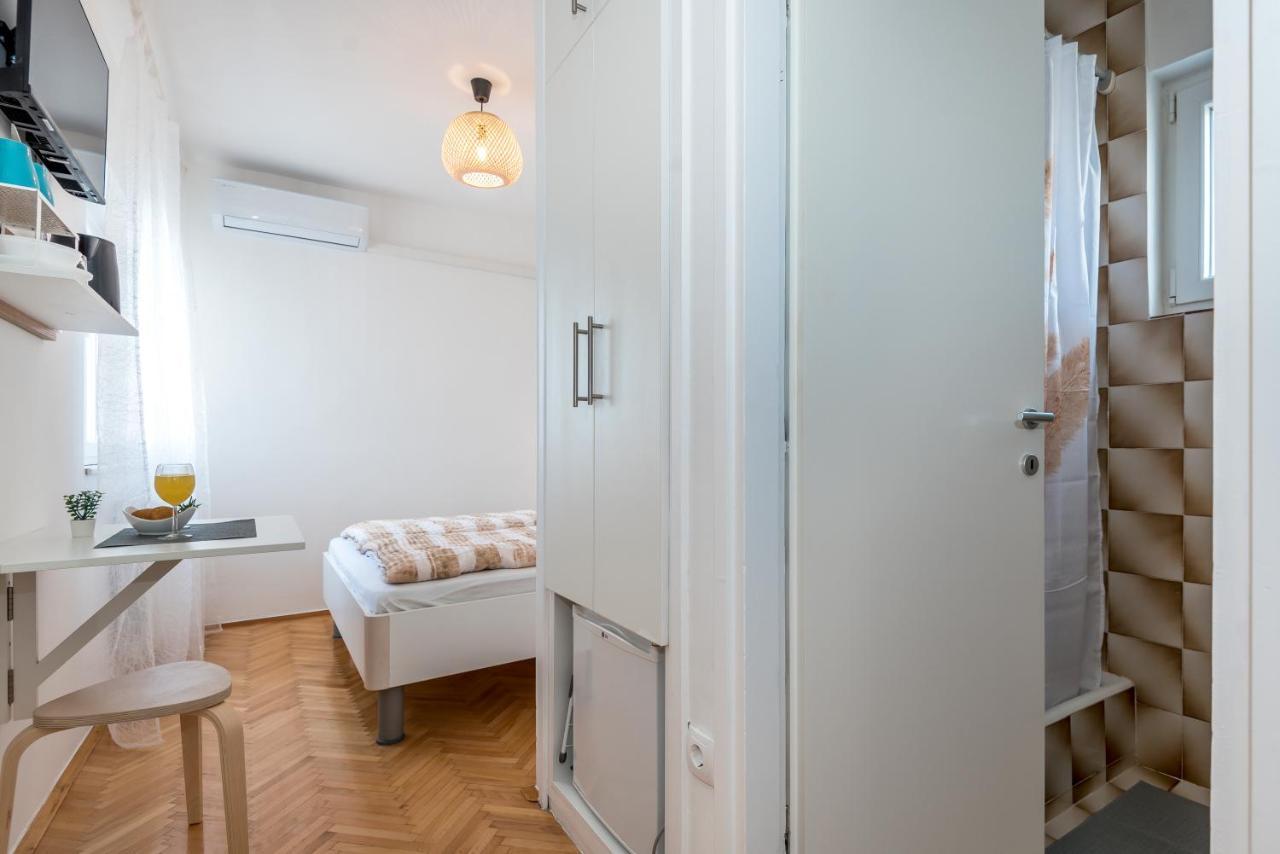Apartment And Rooms Dalmatiko Vodice Exterior foto
