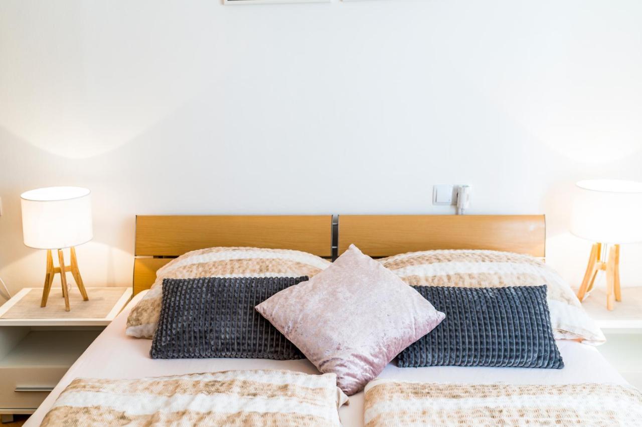 Apartment And Rooms Dalmatiko Vodice Exterior foto