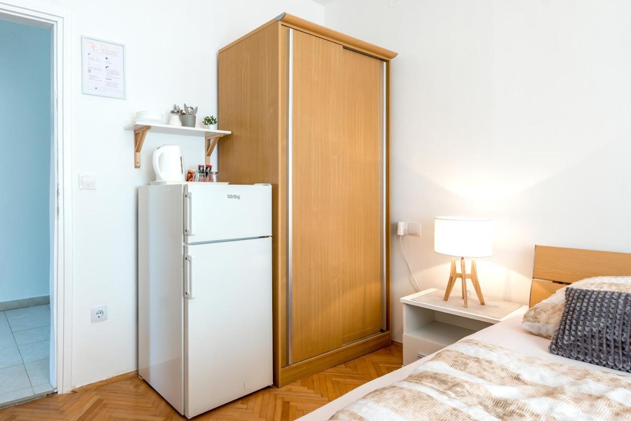 Apartment And Rooms Dalmatiko Vodice Exterior foto