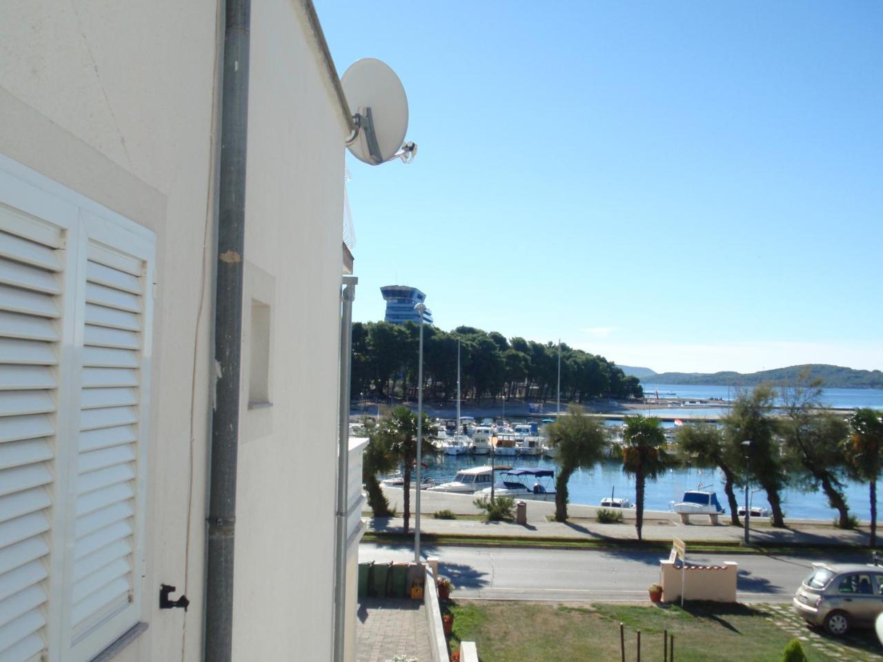 Apartment And Rooms Dalmatiko Vodice Exterior foto
